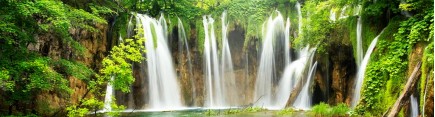 Скинали 'Лесной водопад в Черногории'